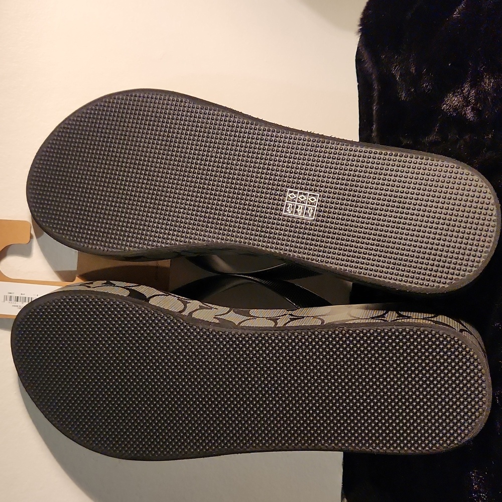 Coach Monogram Black and Gray Plateform Flip Flops - Picture 3 of 7
